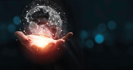 最近同学合伙想开个小店 网店也行 实体店也行 给点关于开店方面的策划 关于卖服装