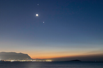 哈飞中意面包车多重