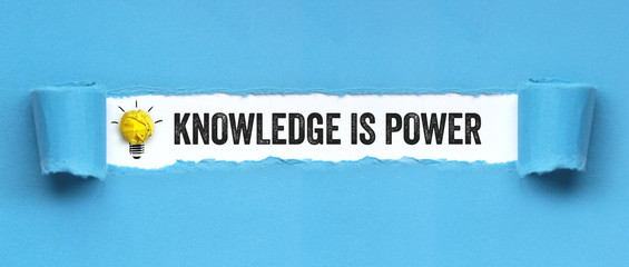 最近同学合伙想开个小店 网店也行 实体店也行 给点关于开店方面的策划 关于卖服装